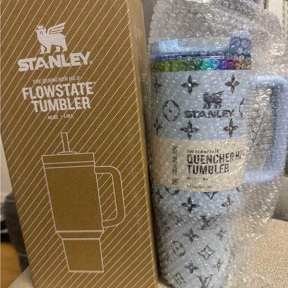 Stanley Light Blue Flowstate 40oz Tumbler. New. - Picture 2 of 8